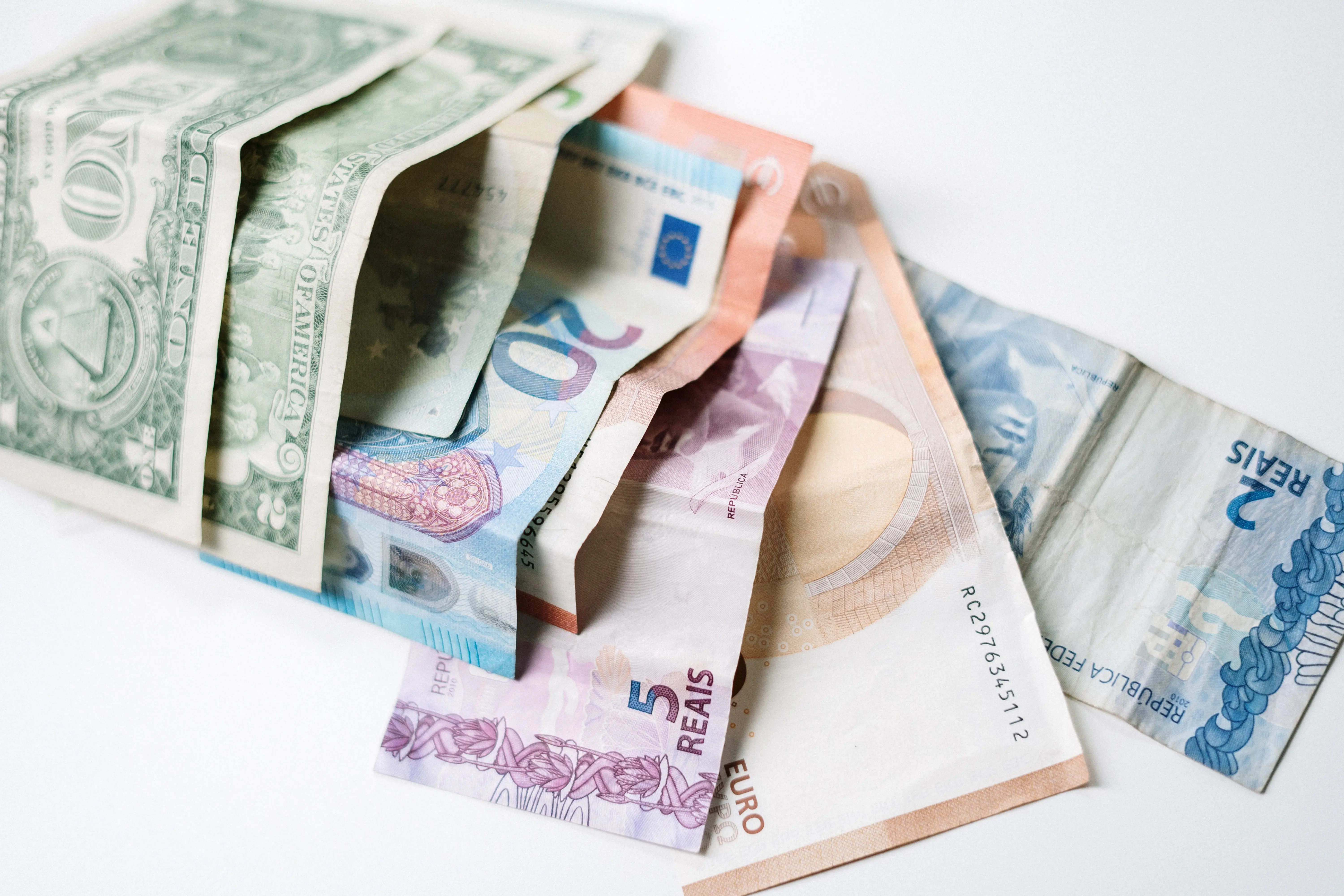 يرتد زوج دولار أمريكي / دولار كندي  نحو 1.2850 حيث يستقر الدولار الأمريكي